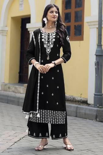 Women Salli Pure Cotton Regular Hand & Threadwork Kurta With Trousers & With Dupatta