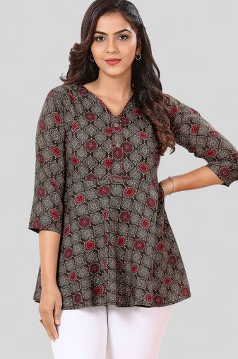 Saree swarg poly crepe printed short kurti