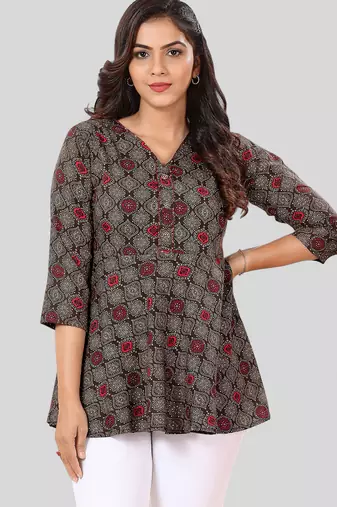 Saree swarg poly crepe printed short kurti