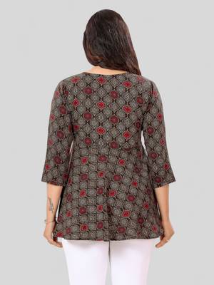  poly crepe printed short kurti 2
