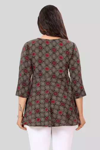 Saree swarg poly crepe printed short kurti