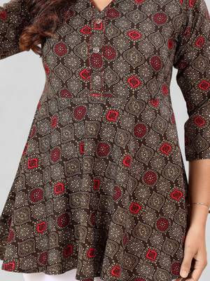  poly crepe printed short kurti 4