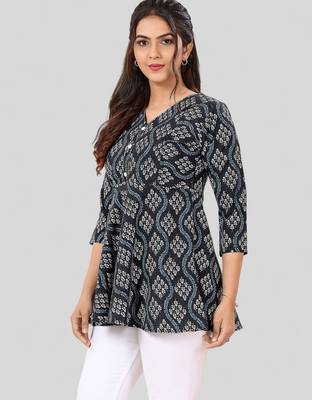 poly crepe printed short kurti 3