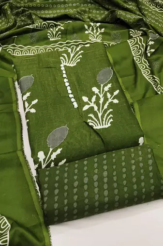 Women's green unstitched print slub cotton dress material (gngr50125grn)