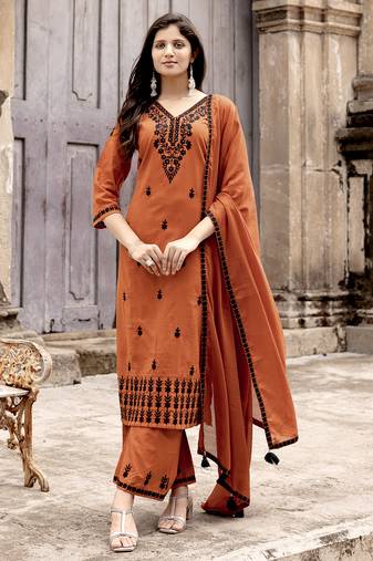 Women Salli Pure Cotton Regular Hand & Threadwork Kurta With Trousers & With Dupatta