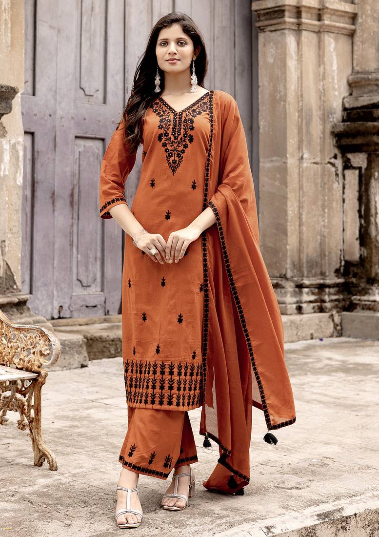 Women Salli Pure Cotton Regular Hand & Threadwork Kurta With Trousers & With Dupatta