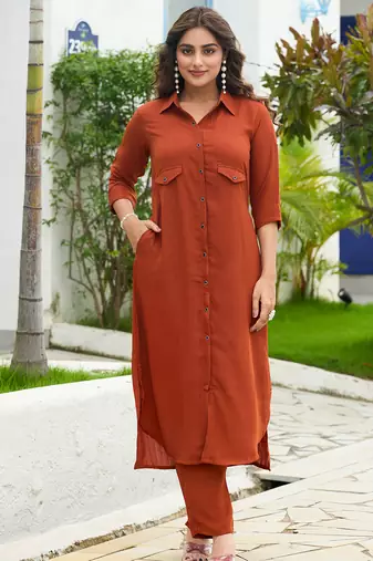 Women Plan Inbox Top With Trousers