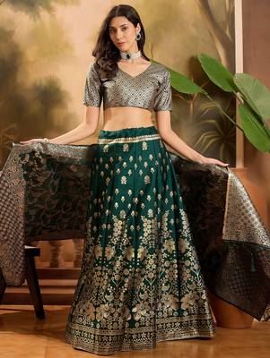Women'S Green Colour Banarasi Jacquard Weaving Flaired Lehenga Choli 3