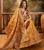 Women'S Mustered Colour Banarasi Jacquard Weaving Flaired Lehenga Choli