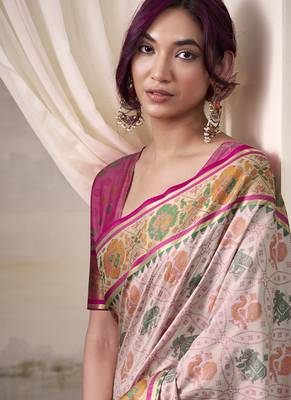 Off-white & pink patola silk blend festival wear saree 4