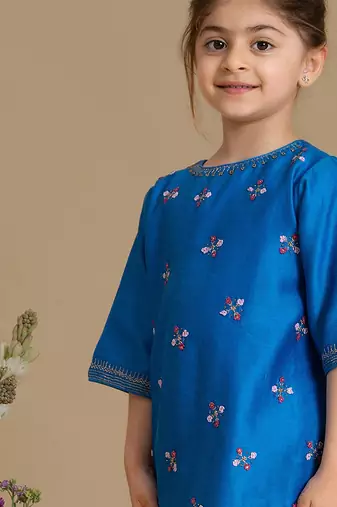 Blue embroidered chanderi kurta set