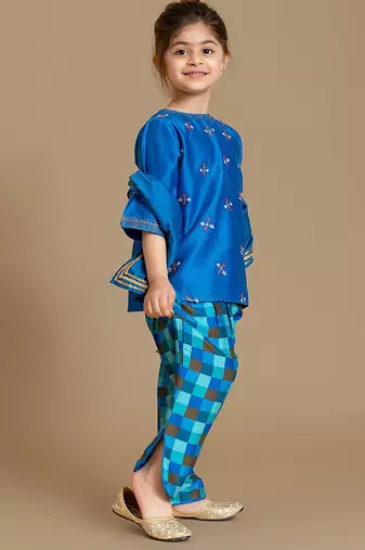 Blue embroidered chanderi kurta set