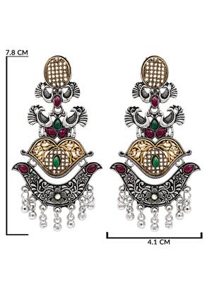 Ethnic silver oxidized indian wedding bollywood peacock statement jhumka earrings for women (e3330oxmg) 4