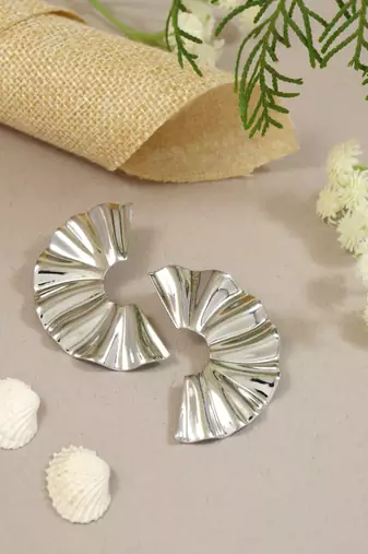 Fashion latest stylish trendy lightweight earrings for women