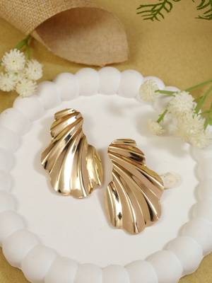 Fashion latest stylish trendy lightweight earrings for women 1