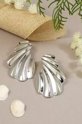 Fashion latest stylish trendy lightweight earrings for women