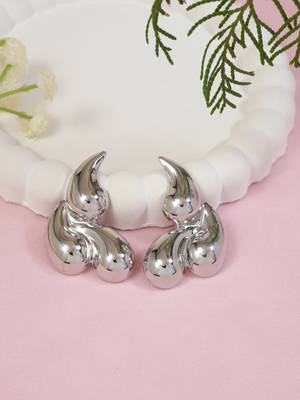 Fashion latest stylish trendy lightweight earrings for women 1