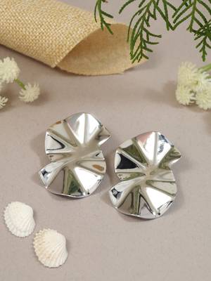 Fashion latest stylish trendy lightweight earrings for women 1