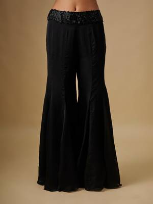 Black embroidered satin cape set 4