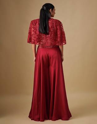 Red embroidered satin cape set 3