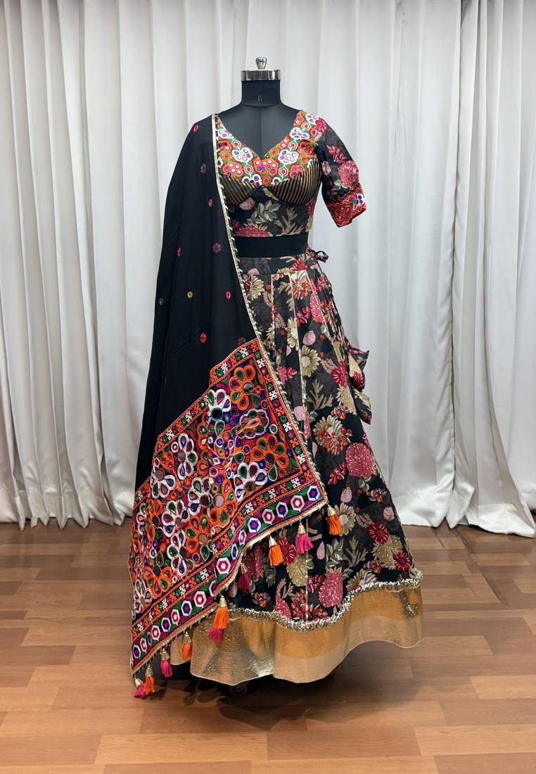 BLACK KUTCHI EMBROIDERED & MIRROR WORK VISCOSE COTTON TRADITIONAL NAVRATRI FESTIVAL WEDDING GARBA STITCHED LEHENGA CHOLI