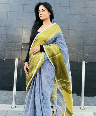 Grey handloom linen with gold zari border 3