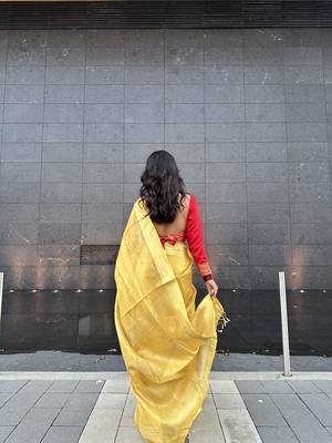 Golden handloom tissue linen saree without Blouse 3
