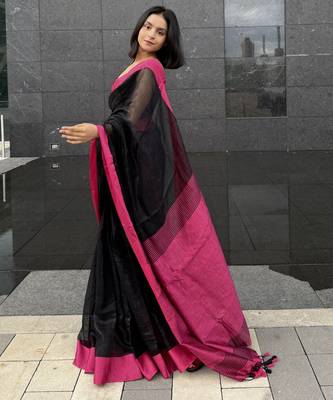 Black handwoven  linen saree with contrast pink border 3