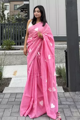 Heart embroidered pink handloom linen saree