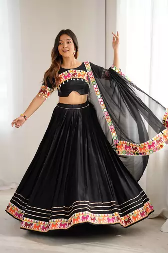 Stunning Chaniya Choli for Navratri!