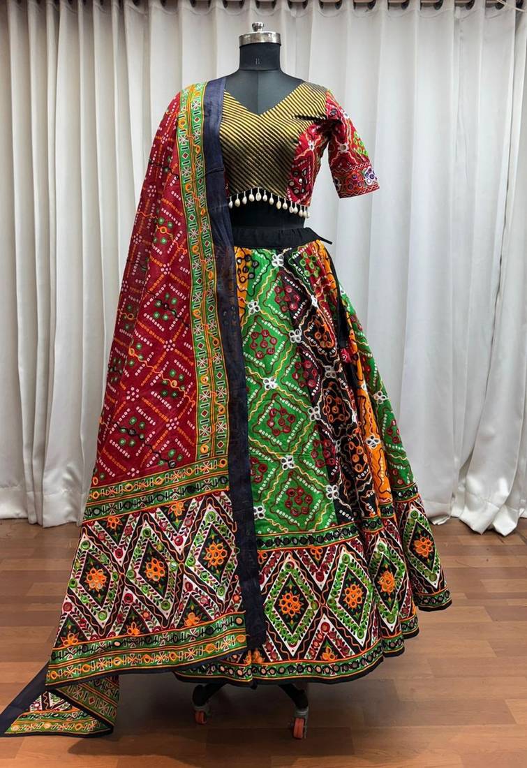 MULTICOLOR PRINT FOIL work EMBROIDERED COTTON STITCHED LEHENGA CHOLI