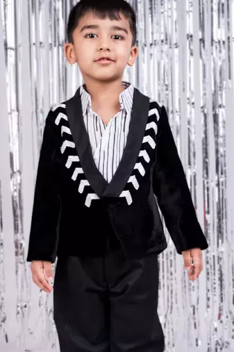 Black embroidered velvet blazer