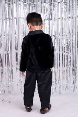 Black embroidered velvet blazer 4