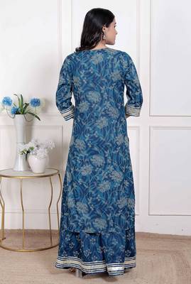  women's gota patti cotton kurta paired with palazzo and dupatta 4