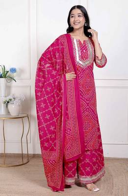  women's pink bandhani printed straight kurta with palazzo & dupatta 2