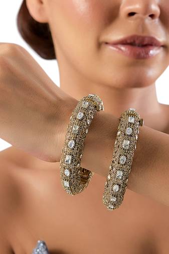 Gold plated kundan bangle