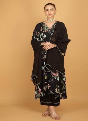 Black floral printed crepe kurta set 3
