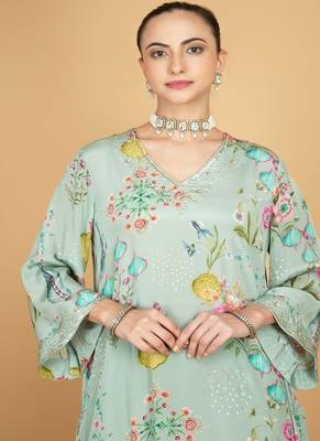 Green floral printed crepe kurta set 3