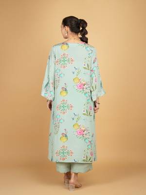 Green floral printed crepe kurta set 4