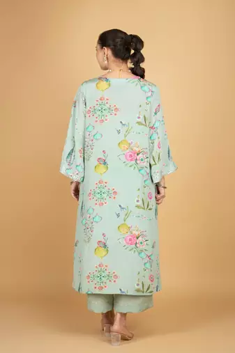 Green floral printed crepe kurta set