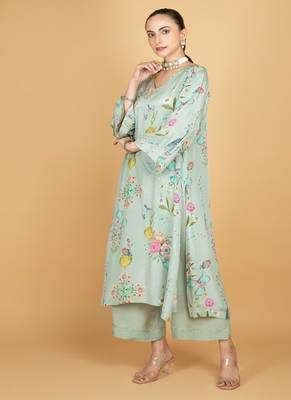 Green floral printed crepe kurta set 5
