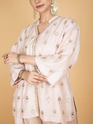 Pink floral embroidered cotton silk kurta set 2