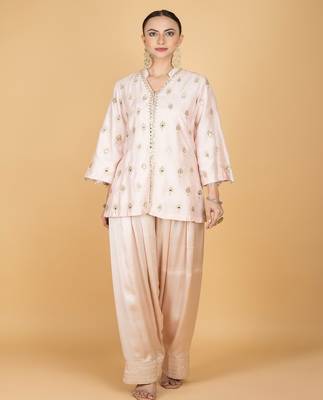 Pink floral embroidered cotton silk kurta set 5