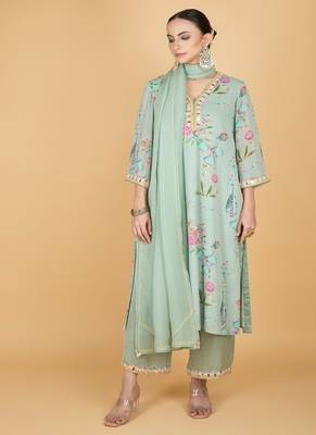 Green floral printed crepe kurta set 1