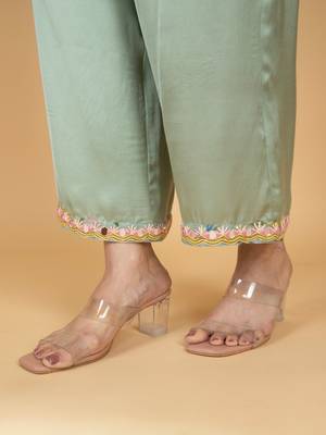 Green floral printed crepe kurta set 3