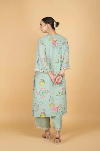 Green floral printed crepe kurta set