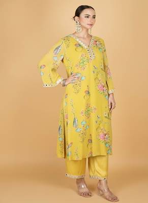 Yellow floral printed crepe kurta set 4