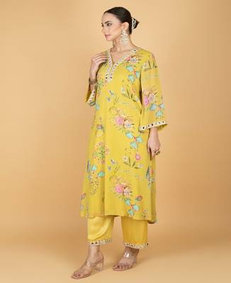 Yellow floral printed crepe kurta set 5