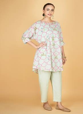 Green floral printed cotton kurta set 1