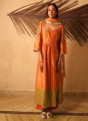 Yellow embroidered dupion silk kurta set 1